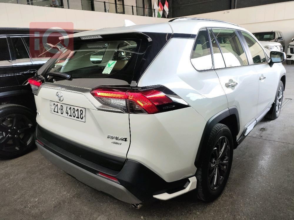 تويوتا راف 4